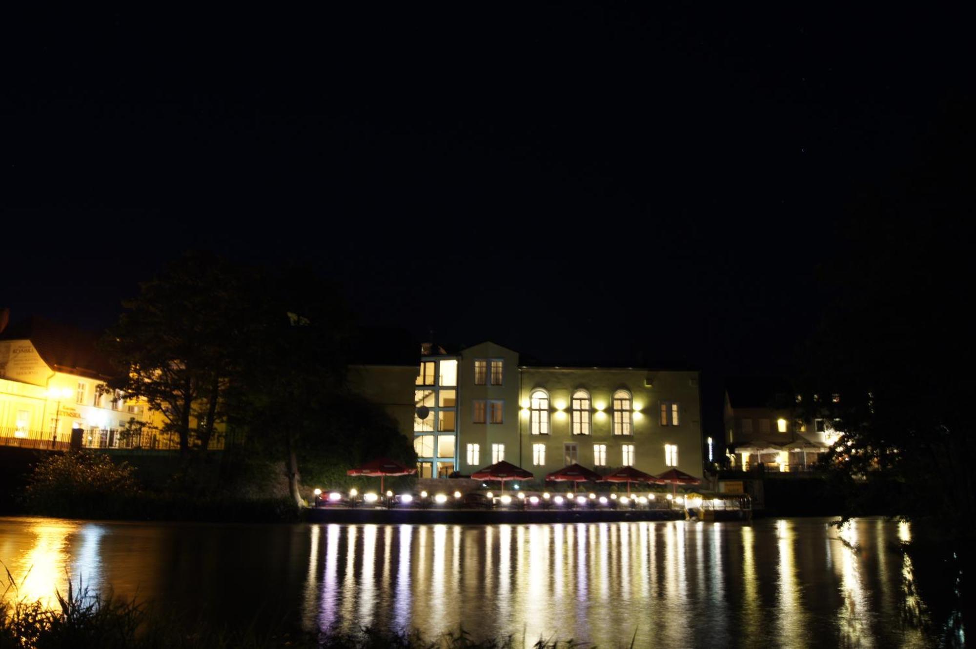 Gosciniec & Spa Darlowo Ujście-Darłowskie Exterior foto